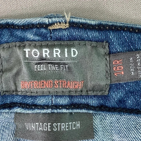 Torrid Denim Boyfriend Straight Vintage Stretch Distressed Jeans Size 16R Blue - Picture 15 of 16